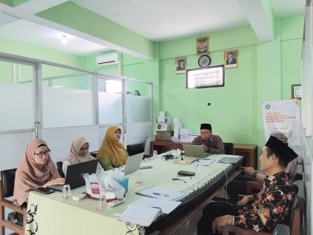Pascasarjana UNUGIRI Selenggarakan Rapat Monitoring dan Evaluasi Bersama Direktorat AKK