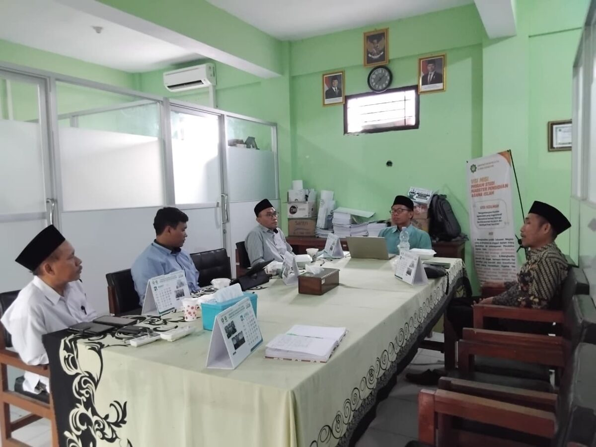 Pimpinan Pascasarjana UNUGIRI Gelar Rapat Rutin Bahas Persiapan Seminar Internasional dan Strategi Sosialisasi PMB