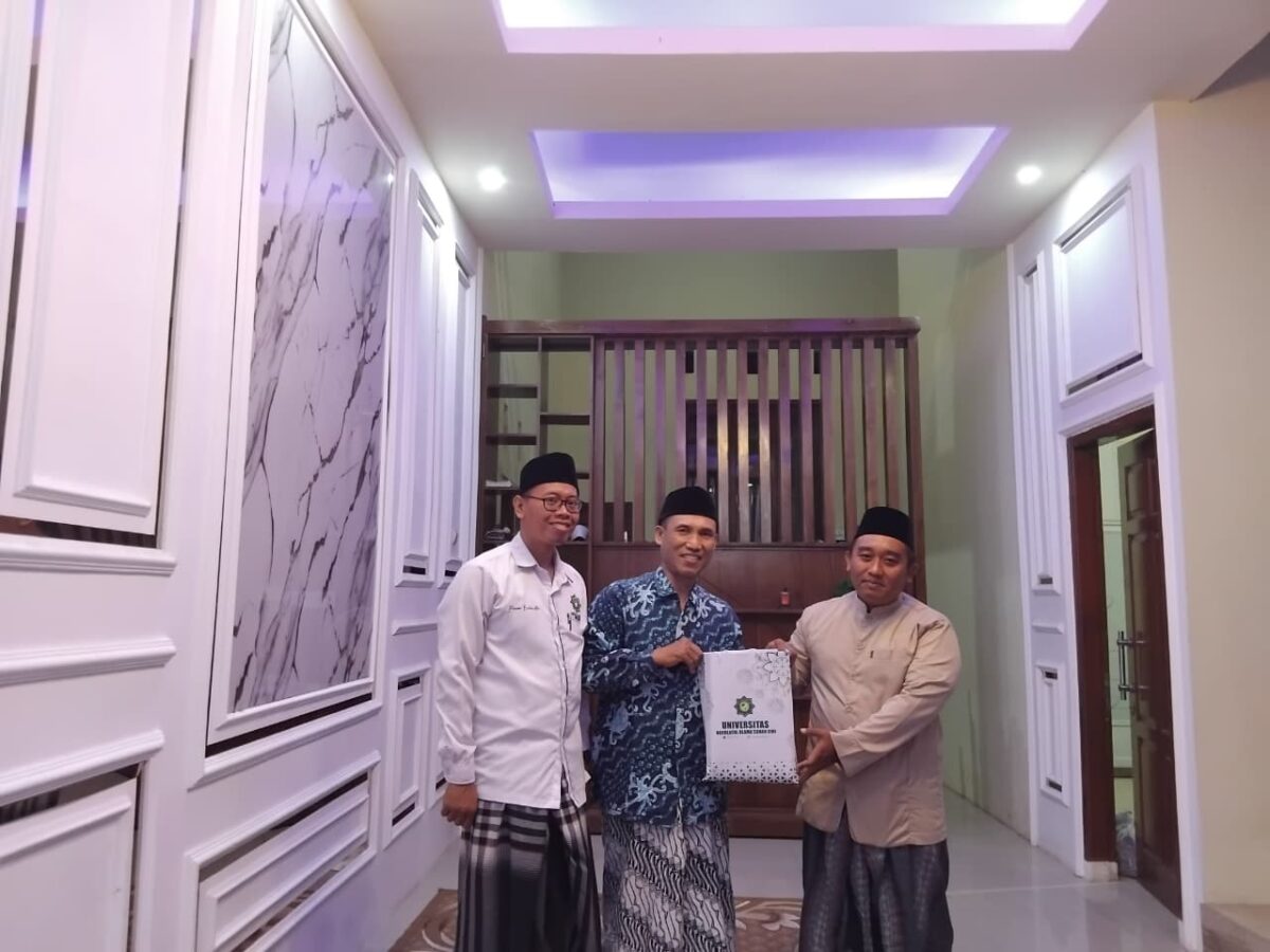 Dari Pesantren Lahir Akademisi Masa Depan! Pimpinan Pascasarjana UNUGIRI Gelar Turba PMB di Pondok Pesantren Fathul Majid